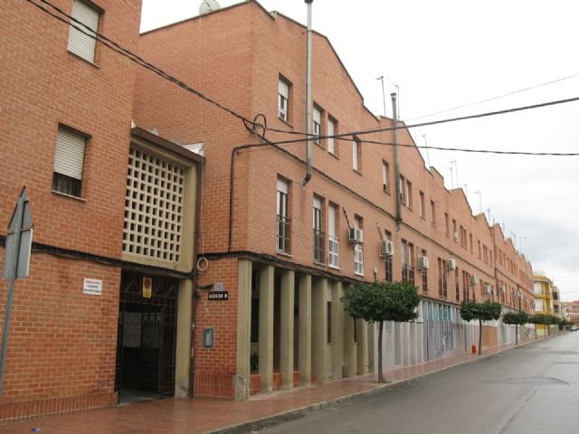 Fomento rehabilitará las fachadas y las redes de servicios de 44 viviendas públicas de Ceutí - 1, Foto 1