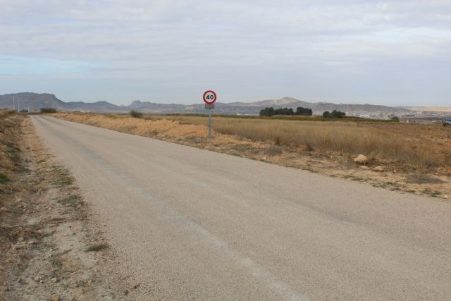 La alcaldesa pide al consejero de Agricultura que se agilicen los arreglos de caminos aprobados hace más de un año - 1, Foto 1