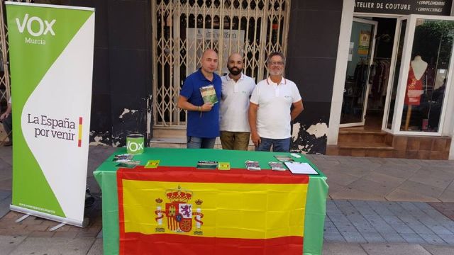 VOX saca mesas informativas en la Región - 2, Foto 2