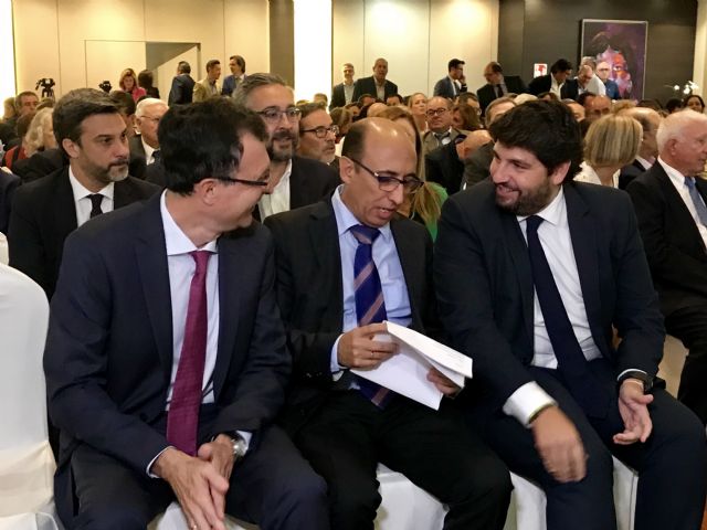 López Miras preside la presentación del libro Pioneros, de Manuel Buitrago - 3, Foto 3