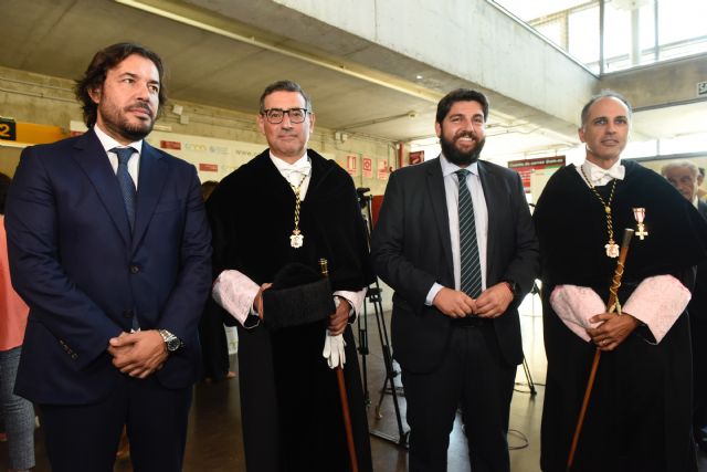El rector de la UMU defiende que la Universidad del futuro será docente e investigadora o no será - 2, Foto 2
