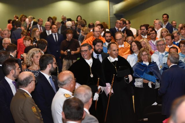 El rector de la UMU defiende que la Universidad del futuro será docente e investigadora o no será - 3, Foto 3