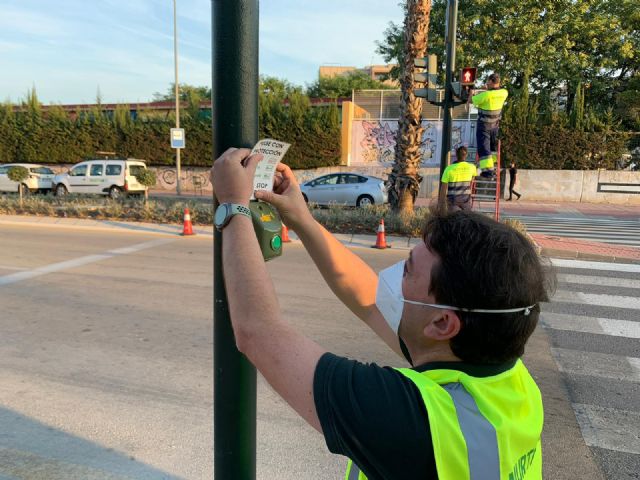 Todos los pulsadores semafóricos dispondrán la próxima semana de pegatinas STOP Covid - 3, Foto 3