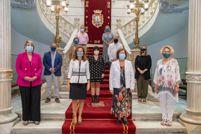 Servicios Sociales pone en marcha un Servicio de Asesoramiento de la Administración Electrónica para Personas Mayores - 1, Foto 1