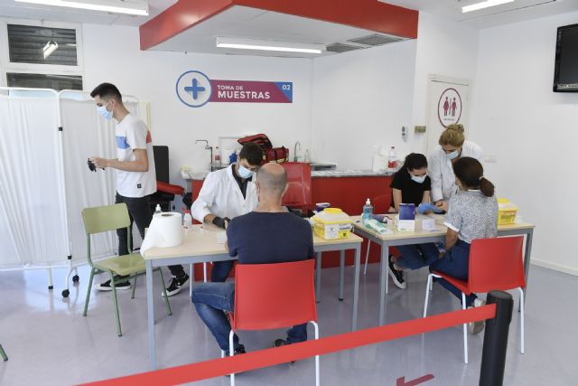 La Universidad de Murcia comienza a realizar los test rápidos para el diagnóstico de la COVID-19 a su personal - 1, Foto 1