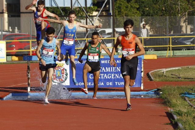 Ayuntamiento y el Club de Atletismo Cartagena planifican los usos de la Pista de Atletismo - 1, Foto 1
