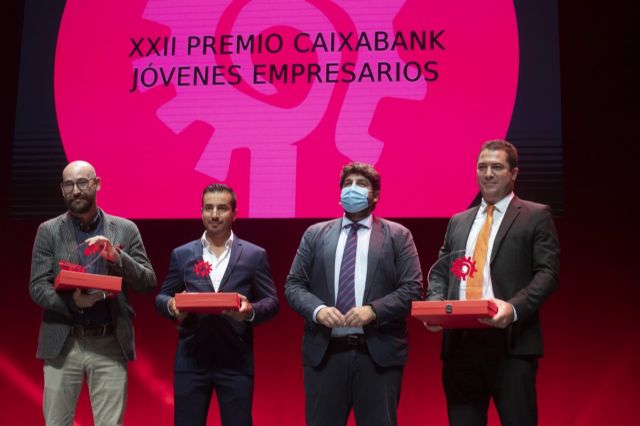 López Miras entrega el Premio CaixaBank Jóvenes Empresarios a Juan Andrés Romero - 2, Foto 2