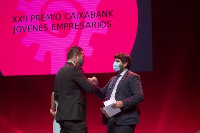 López Miras entrega el Premio CaixaBank Jóvenes Empresarios a Juan Andrés Romero - 3, Foto 3