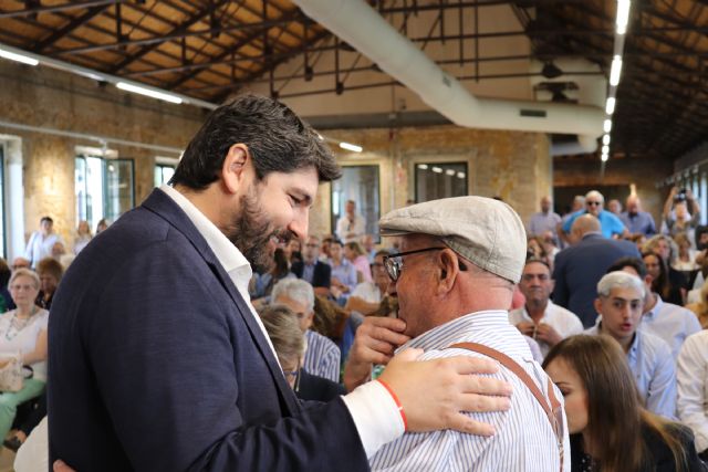 López Miras asegura que con las medidas de bajada de impuestos del PP se ayuda a los pensionistas y a las personas mayores - 1, Foto 1