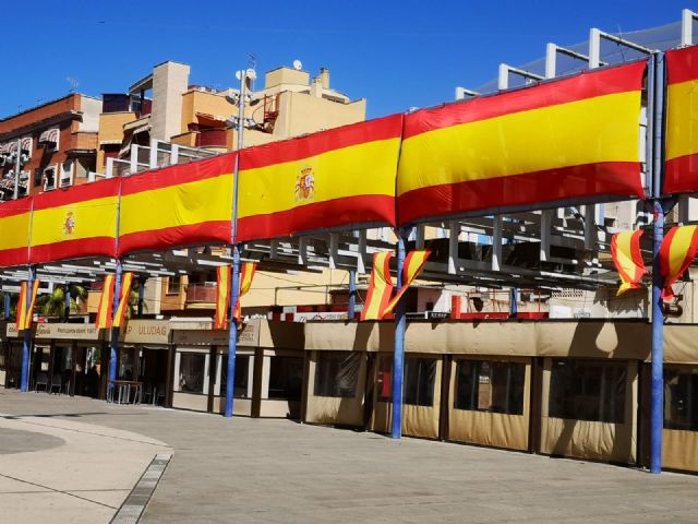 Hasta el 12 de octubre las banderas de España engalanan las calles de Alcantarilla para celebrar la Fiesta Nacional - 3, Foto 3