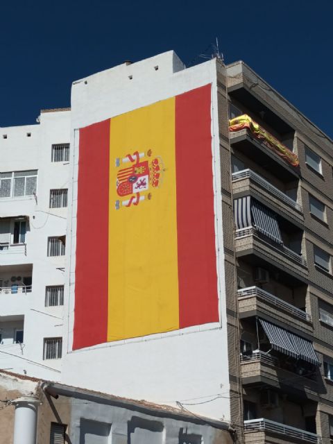 Comienza la instalación de banderas de España en Alcantarilla para celebrar el Día de la Fiesta Nacional - 1, Foto 1