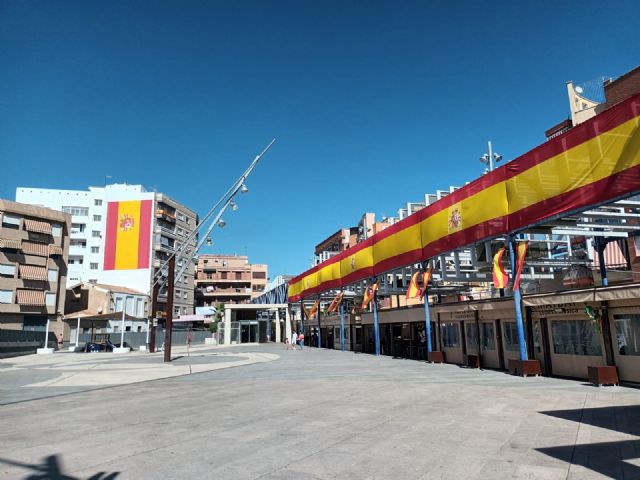 Comienza la instalación de banderas de España en Alcantarilla para celebrar el Día de la Fiesta Nacional - 2, Foto 2