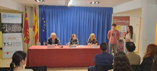 196 centros educativos de la Región participan este curso en el programa Educando en justicia - 2, Foto 2