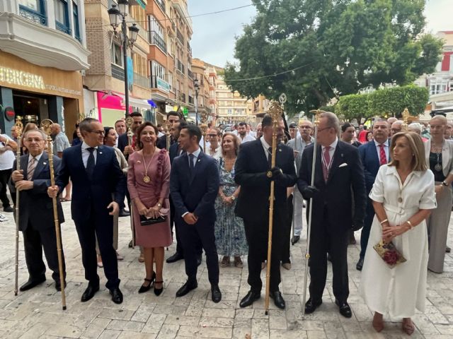 El obispo oficia la Misa del 25 aniversario de la Coronación Canónica de la Virgen de los Dolores - 1, Foto 1