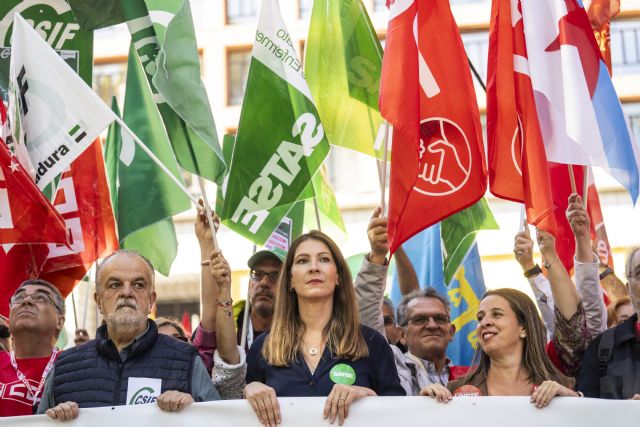 Multitudinaria manifestación frente al Ministerio de Sanidad, en Madrid - 1, Foto 1