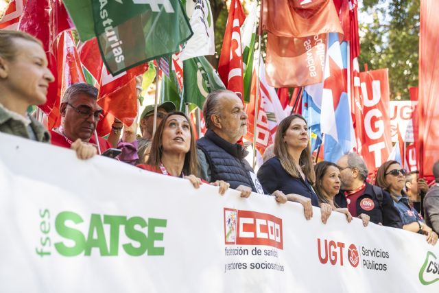 Multitudinaria manifestación frente al Ministerio de Sanidad, en Madrid - 2, Foto 2
