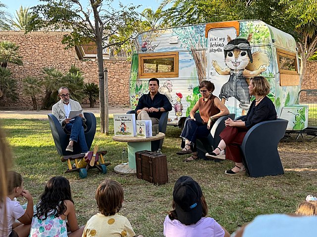 El Ayuntamiento regalará un cuento inspirado en el San Javier a todos los recién nacidos en el municipio - 1, Foto 1
