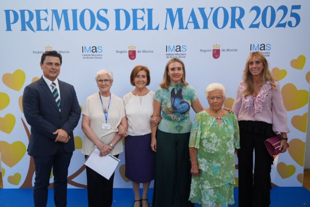 La Comunidad facilita que más de 25.000 mayores de la Región puedan permanecer en su hogar - 1, Foto 1