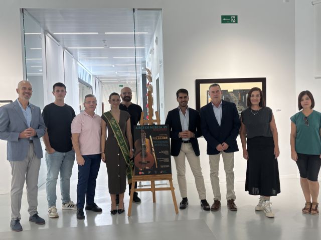 Murcia celebra el Festival Nacional de Folklore 'Aires de Murcia '25' con un gran desfile y actuaciones en la Plaza Circular - 1, Foto 1