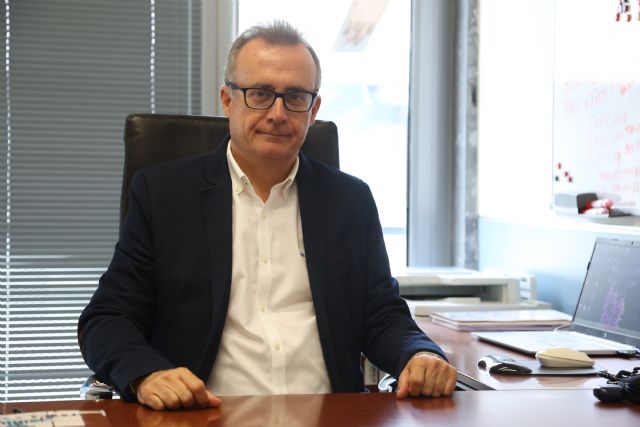 Ángel Rafael Martínez, reelegido decano de la Facultad de Ciencias de la Empresa con el 97% de los votos - 2, Foto 2