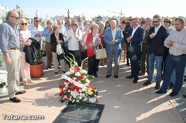 Homenaje del PSOE de Totana en el Día de Todos los Santos, Foto 4