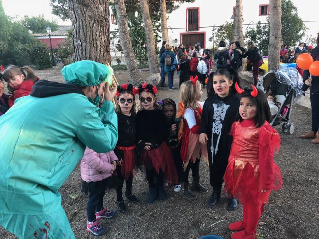 Decenas de niños y niñas disfrutan de la  Fiesta Halloween en la Casa del Cura - 3, Foto 3