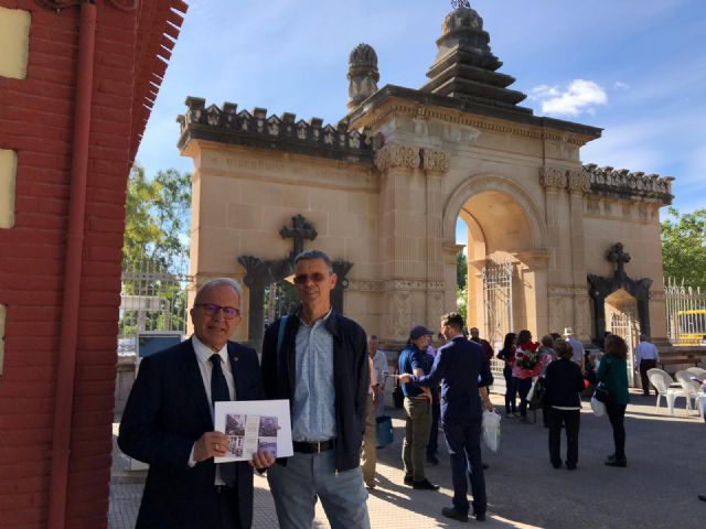 La Concejalía de Deportes y Salud edita una nueva guía sobre el cementerio Nuestro Padre Jesús - 1, Foto 1