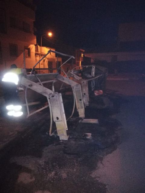 Puerto Lumbreras sufre actos vandálicos en mobiliario urbano, parques y jardines en la noche de Halloween - 3, Foto 3
