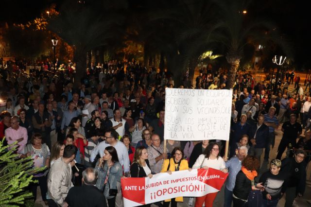 Ciudadanos : Éxito de participación vecinal en la manifestación contra la subida de impuestos - 1, Foto 1
