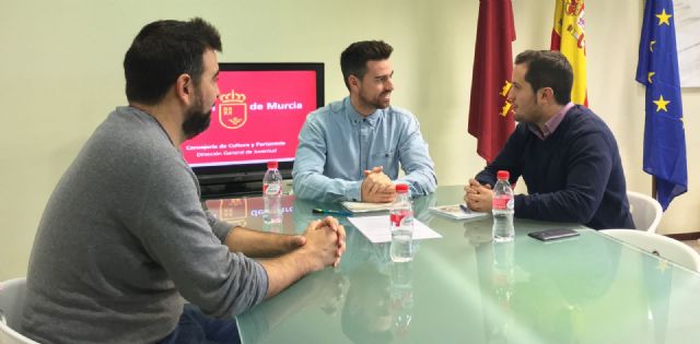 Reunión de trabajo, con la presencia del Director General de Juventud y el Concejal de Juventud de Albudeite - 1, Foto 1