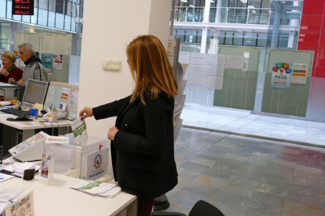 Los primeros cien ciudadanos ya han votado sus proyectos favoritos de los Presupuestos Participativos - 1, Foto 1