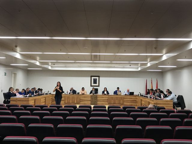 El Pleno del Ayuntamiento aprueba dos mociones en apoyo a los agricultores exigiendo soluciones en materia de agua y rechazando las actuaciones de la CHS - 1, Foto 1
