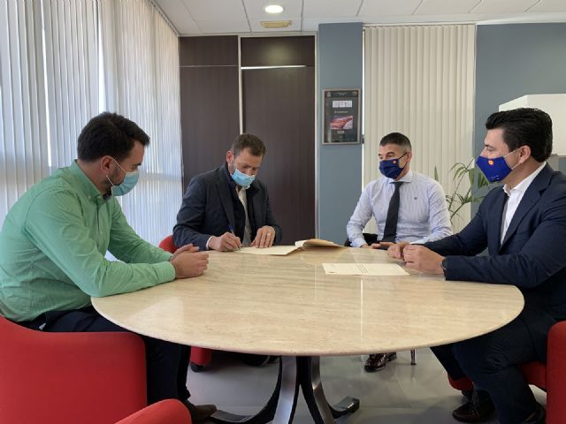 El Ayuntamiento de San Javier destina 9000 euros a las asociaciones de comerciantes - 3, Foto 3