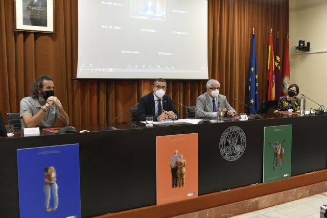 La UMU lanza una campaña con el lema 'Cuanto más te acercas, más te alejas de lo que quieres' para concienciar sobre la COVID-19 - 1, Foto 1