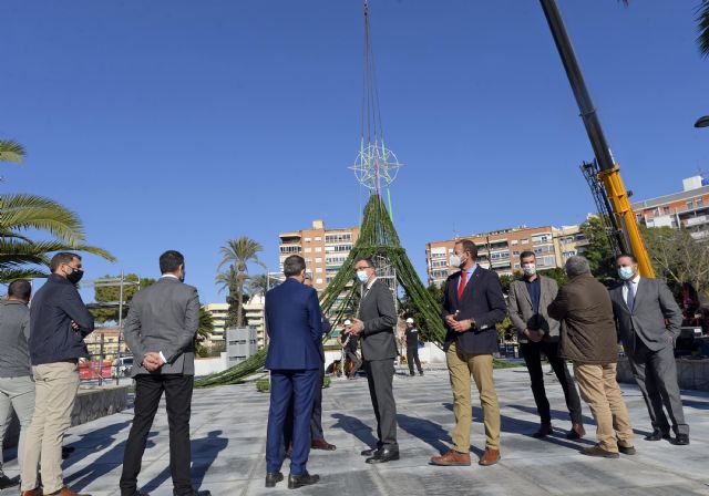 El Gran Árbol vuelve a La Circular conciliando la luz de la Navidad murciana con las restricciones sanitarias - 1, Foto 1