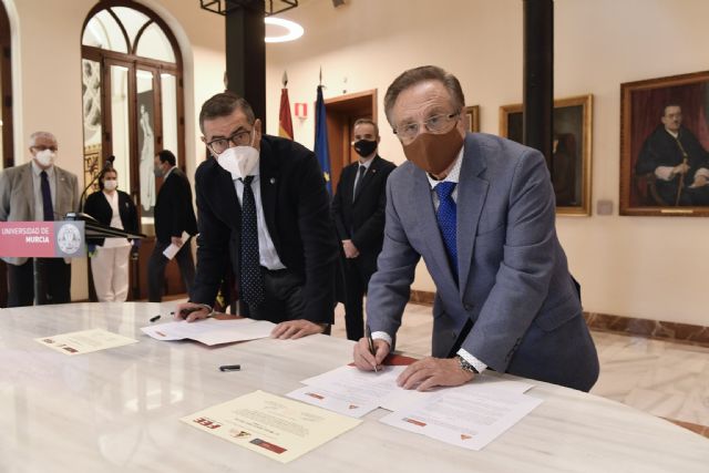 La Cátedra de Excelencia Empresarial de Grupo Fuertes beca a estudiantes de la UMU para que finalicen sus estudios en Shanghái - 1, Foto 1