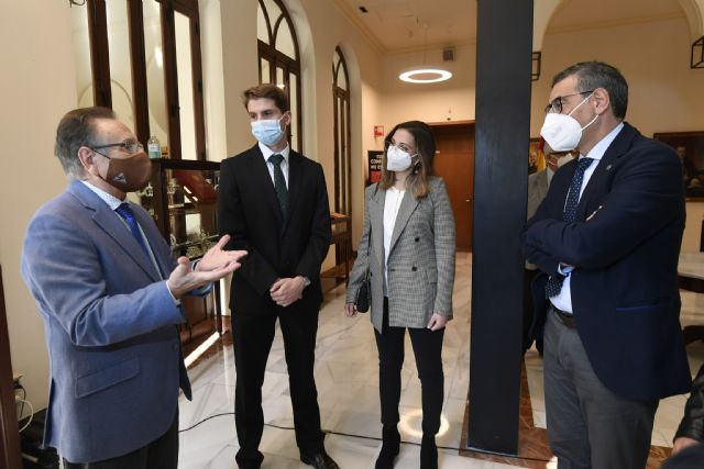La Cátedra de Excelencia Empresarial de Grupo Fuertes beca a estudiantes de la UMU para que finalicen sus estudios en Shanghái - 2, Foto 2