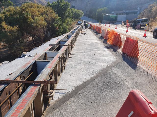 Mejoran la seguridad de la carretera regional que se encuentra en las inmediaciones del Salto de la Novia de Ojós - 2, Foto 2
