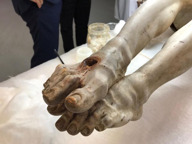 La restauración del Cristo de las Ánimas de la iglesia de San Javier lo descubre como “una joya de la escultura policromada del siglo XVII” - 2, Foto 2