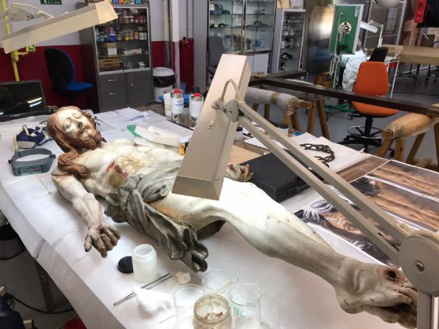 La restauración del Cristo de las Ánimas de la iglesia de San Javier lo descubre como “una joya de la escultura policromada del siglo XVII” - 3, Foto 3