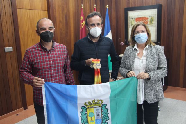 La alcaldesa recibe al corredor pinatarense Francisco Mariano Martínez - 1, Foto 1