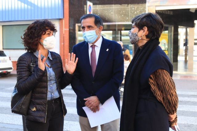 Serrano y las alcaldesas de Beniel y Santomera denuncian el “caos y ninguneo” a los usuarios del autobús por parte del Gobierno de López Miras - 2, Foto 2