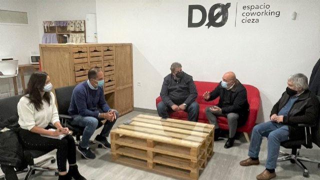 La Asociación de Empresarios e Industriales de Cieza visitan el Espacio Coworking D0 - 1, Foto 1