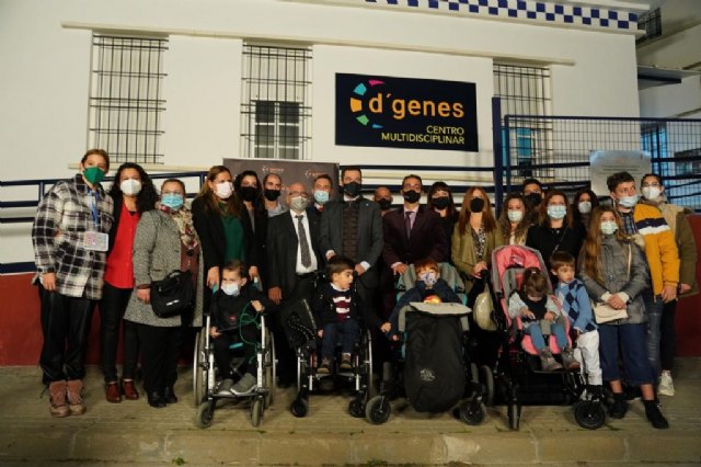El presidente de la Junta de Andalucía inaugura el Centro Multidisciplinar “Pablo Ramírez García” de D´Genes en el municipio sevillano de El Coronil - 1, Foto 1