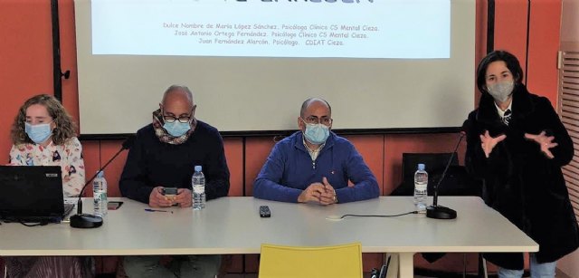 La Concejalía de Educación celebra una charla para la sensibilización del uso de las redes sociales - 1, Foto 1