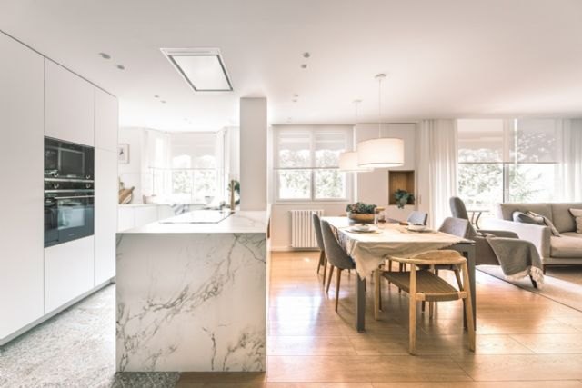 Un cambio radical en un piso con el objetivo de ganar luz, calidez y amplitud, por Laura Martínez Interiorismo - 1, Foto 1