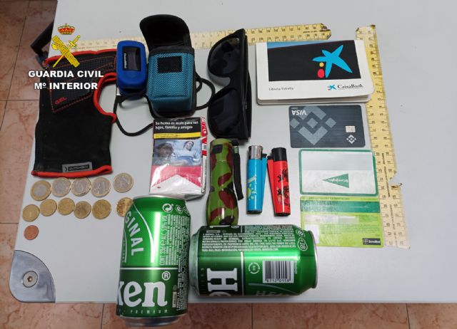 La Guardia Civil detiene en Alquerías a un joven por tentativa de homicidio y varios robos en viviendas y vehículos - 2, Foto 2