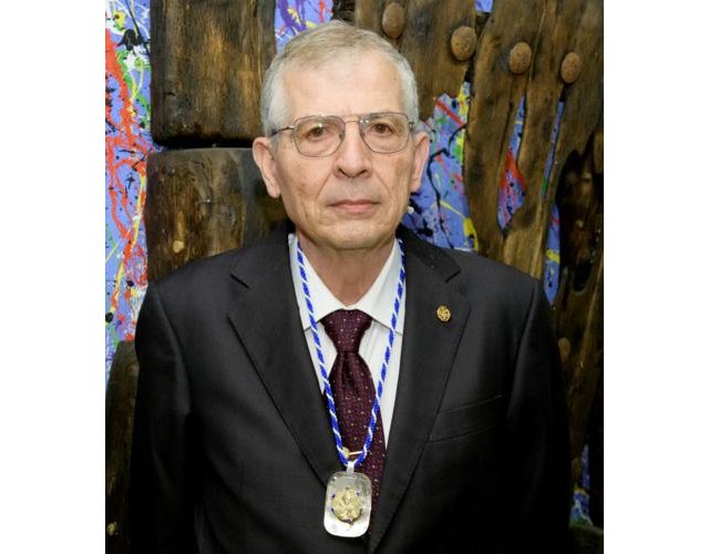 ANQUE entrega la Medalla de Oro al profesor D. Manuel Hernndez Crdoba por su brillante trayectoria profesional, Foto 1