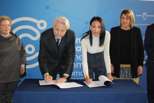 Las exportaciones generan cuatro de cada diez euros de la riqueza de la Región - 2, Foto 2