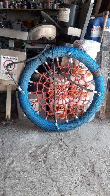 El columpio para niños con discapacidad de la plaza Montcada i Reixac vuelve a ser objeto de actos vandálicos - 1, Foto 1